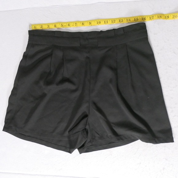 DR2 Pants - DR2 Womens Shorts L Black Pleated Paperbag Waist Minimalist Clean Girl Preppy